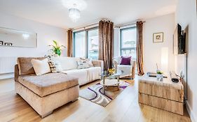 Self-Contained Town Centre Apartment Queensgate Nr Marketfield By Helmswood Serviced Apartments